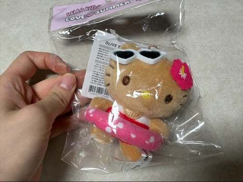 Sanrio hello kitty tanning - kitty,