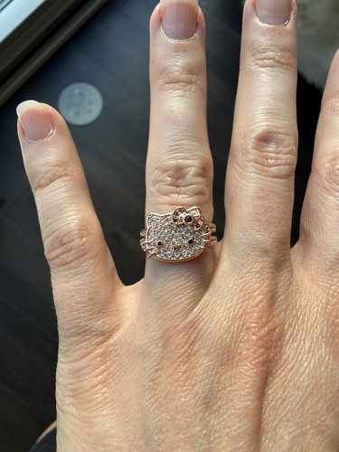 Hello kitty rose gold - hello, crysta